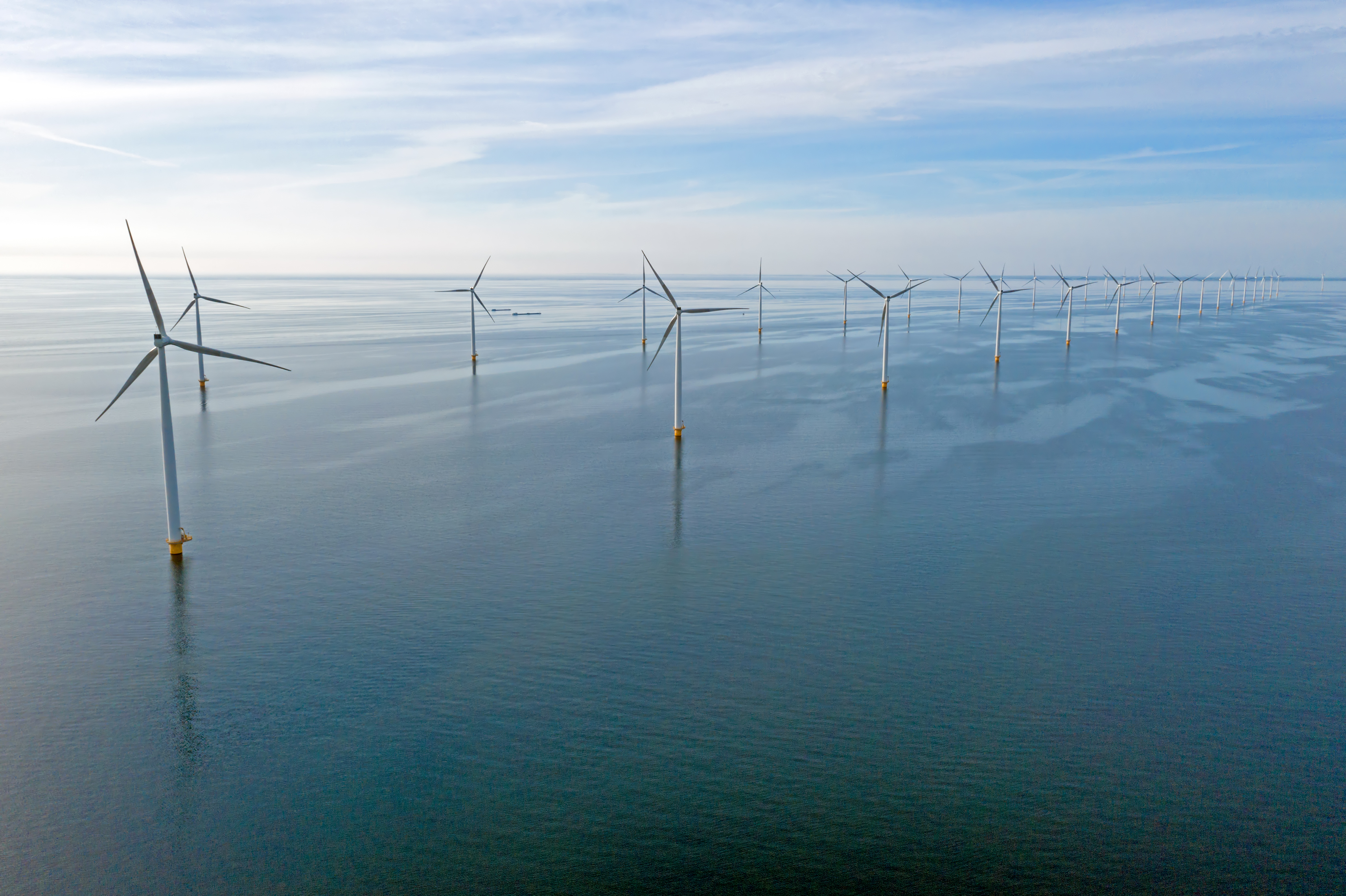 offshore wind image of turbines at sea
