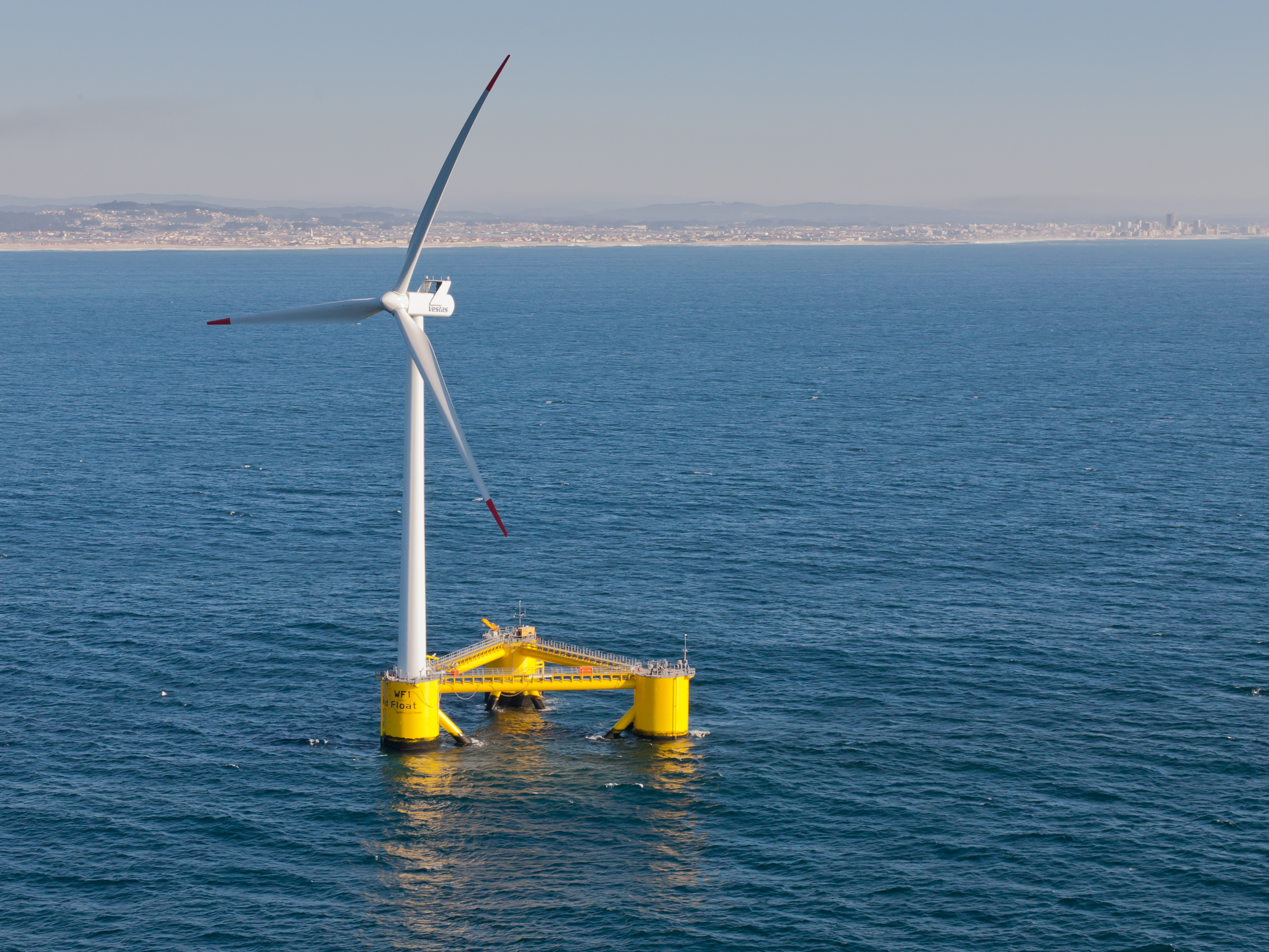 Floating offshore wind turbine