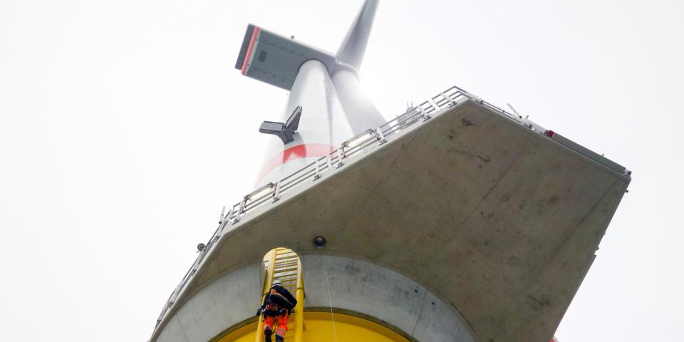 Offshore wind turbine
