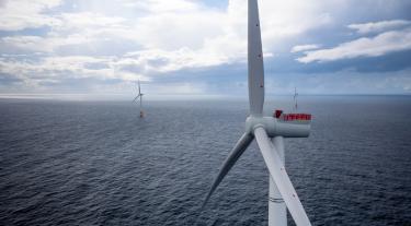 Øyvind Gravås / Woldcam - Hywind Scotland 5 turb ines at Buchan Deep 