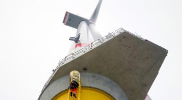 Offshore wind turbine